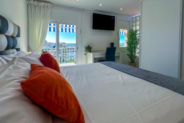 #74362 - Urban Waves | Holiday Rentals | Hello Homes Sitges