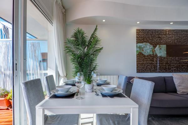 #74378 - Urban Waves | Holiday Rentals | Hello Homes Sitges