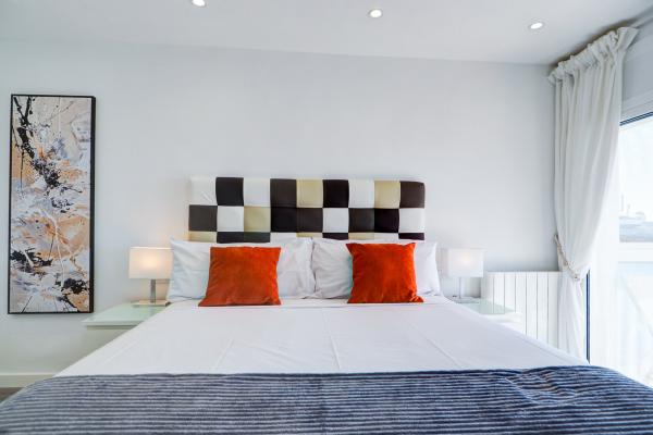 #74379 - Urban Waves | Holiday Rentals | Hello Homes Sitges