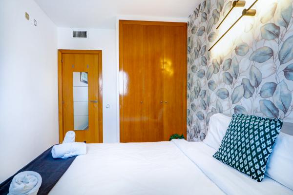#74915 - Sunlight | Holiday Rentals | Hello Homes Sitges