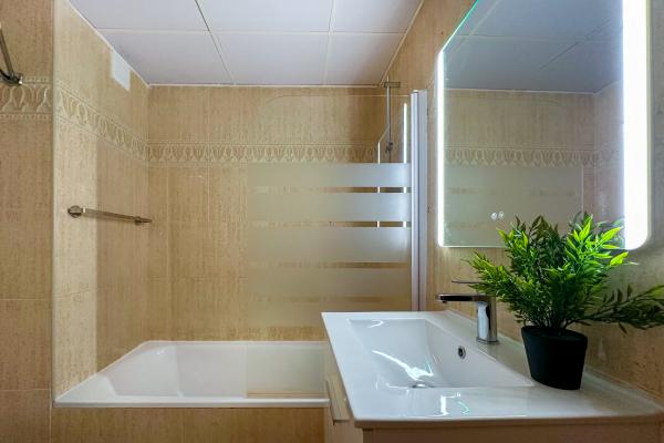 #74923 - Sunlight | Holiday Rentals | Hello Homes Sitges