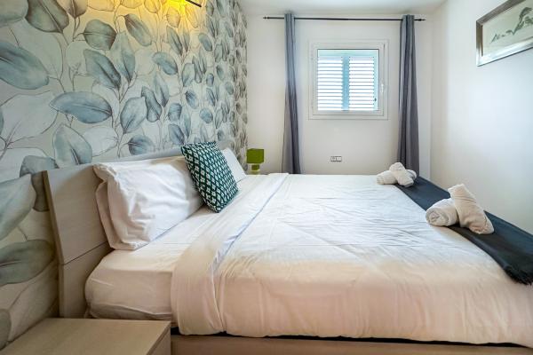 #74924 - Sunlight | Holiday Rentals | Hello Homes Sitges