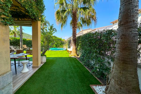 #75301 - Villa Rocamar | Holiday Rentals | Hello Homes Sitges