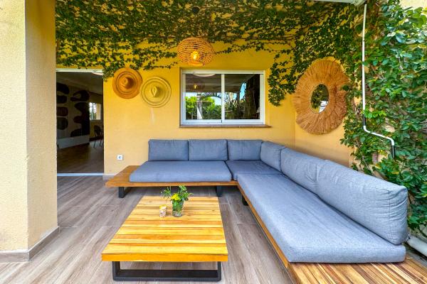 #75305 - Villa Rocamar | Holiday Rentals | Hello Homes Sitges