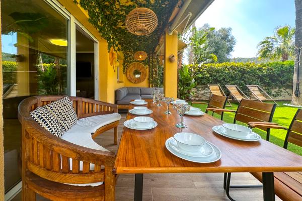 #75307 - Villa Rocamar | Holiday Rentals | Hello Homes Sitges