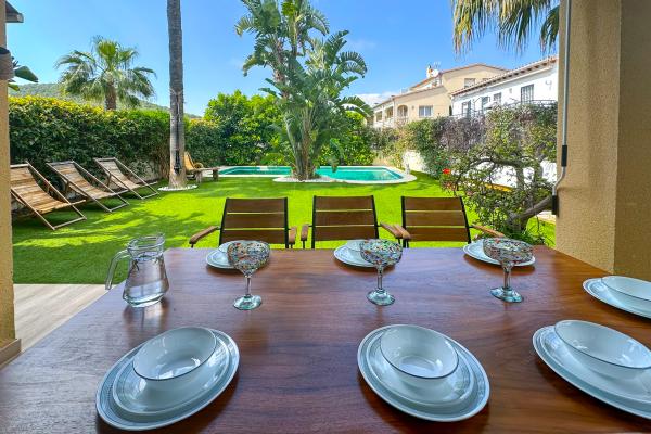 #75310 - Villa Rocamar | Holiday Rentals | Hello Homes Sitges