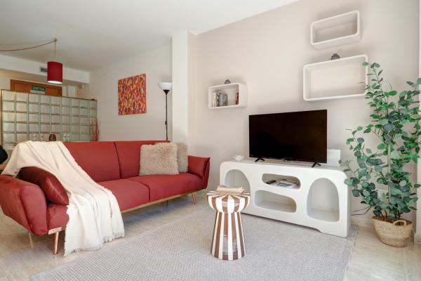 #75701 - Bonaire Apartment | Holiday Rentals | Hello Homes Sitges