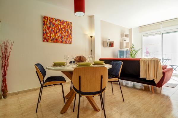 #75705 - Bonaire Apartment | Holiday Rentals | Hello Homes Sitges