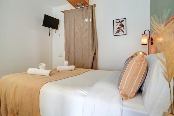 #75716 - Bonaire Apartment | Holiday Rentals | Hello Homes Sitges