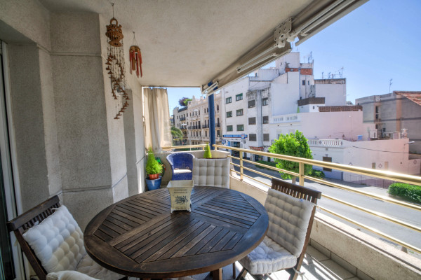 #7575 - The Rose | Holiday Rentals | Hello Homes Sitges
