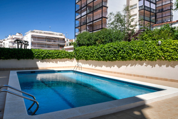 #7581 - The Rose | Holiday Rentals | Hello Homes Sitges