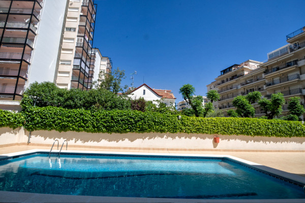 #7586 - The Rose | Holiday Rentals | Hello Homes Sitges