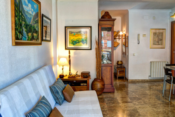 #7593 - The Rose | Holiday Rentals | Hello Homes Sitges