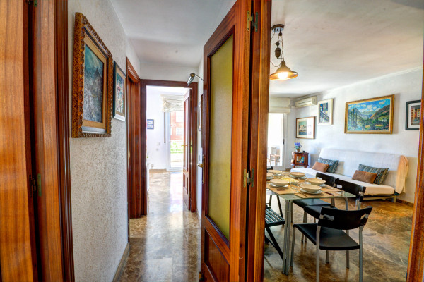 #7599 - The Rose | Holiday Rentals | Hello Homes Sitges