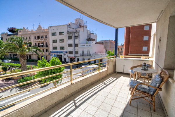 #7602 - The Rose | Holiday Rentals | Hello Homes Sitges