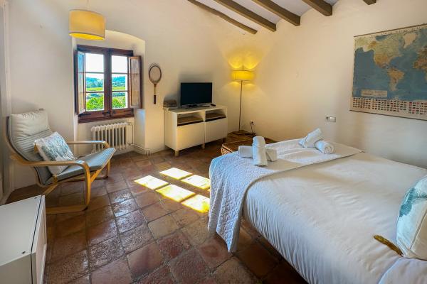 #77333 - Masia Palou Alt | Holiday Rentals | Hello Homes Sitges