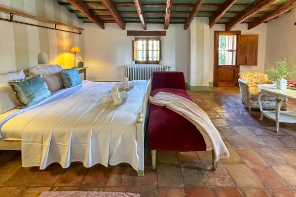 #77341 - Masia Palou Alt | Holiday Rentals | Hello Homes Sitges