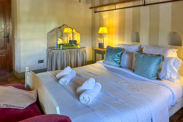 #77343 - Masia Palou Alt | Holiday Rentals | Hello Homes Sitges