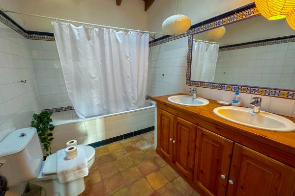 #77350 - Masia Palou Alt | Holiday Rentals | Hello Homes Sitges