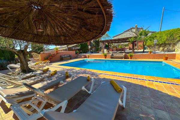 #77354 - Masia Palou Alt | Holiday Rentals | Hello Homes Sitges