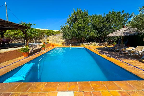 #77355 - Masia Palou Alt | Holiday Rentals | Hello Homes Sitges