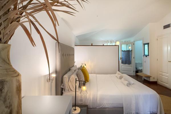 #78679 - Villa Terramar | Holiday Rentals | Hello Homes Sitges