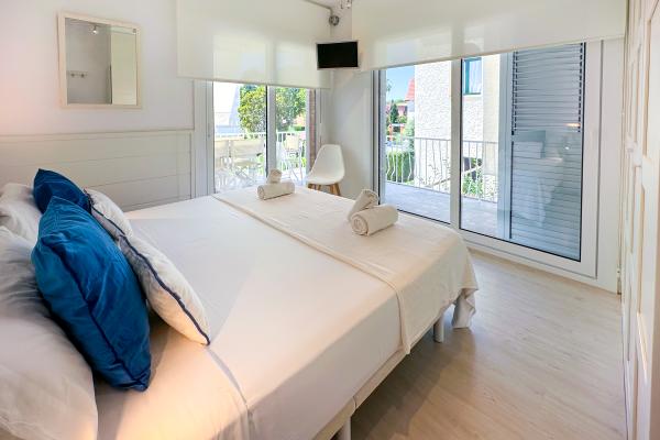 #80137 - The Luxor Apartment | Holiday Rentals | Hello Homes Sitges