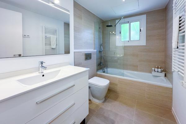 #80152 - The Luxor Apartment | Holiday Rentals | Hello Homes Sitges