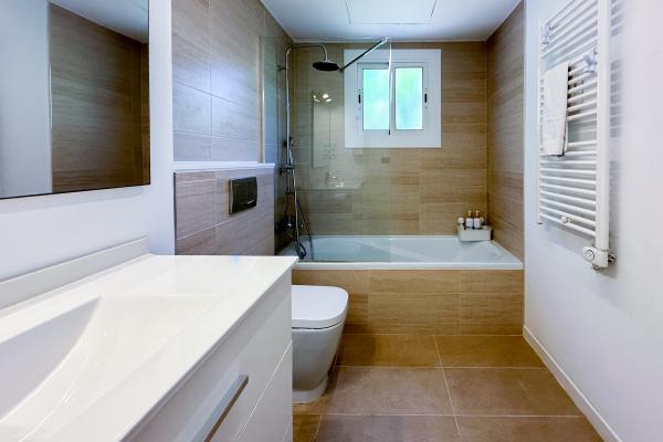 #80153 - The Luxor Apartment | Holiday Rentals | Hello Homes Sitges