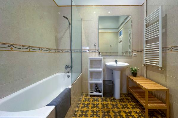 #80966 - Gaudi Apartment | Holiday Rentals | Hello Homes Sitges