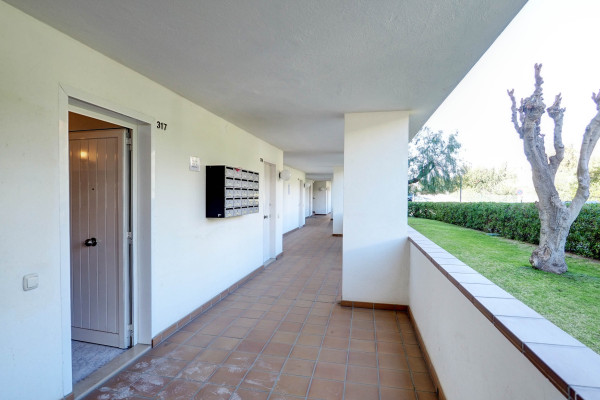 #8750 - The Moon Studio | Holiday Rentals | Hello Homes Sitges