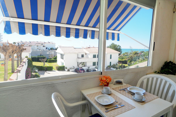 #8756 - The Moon Studio | Holiday Rentals | Hello Homes Sitges
