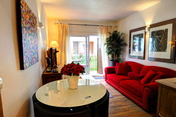 #9889 - Olivia Apartment | Holiday Rentals | Hello Homes Sitges