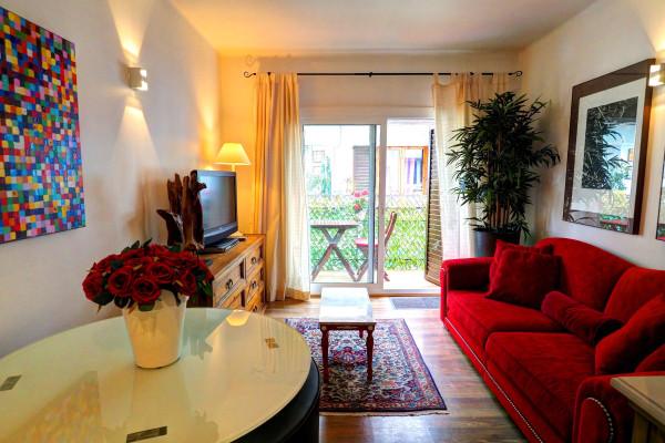 #9892 - Olivia Apartment | Holiday Rentals | Hello Homes Sitges