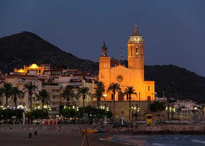 ¿Qué es la Calle del Pecado en Sitges? Todo lo que necesitas saber
