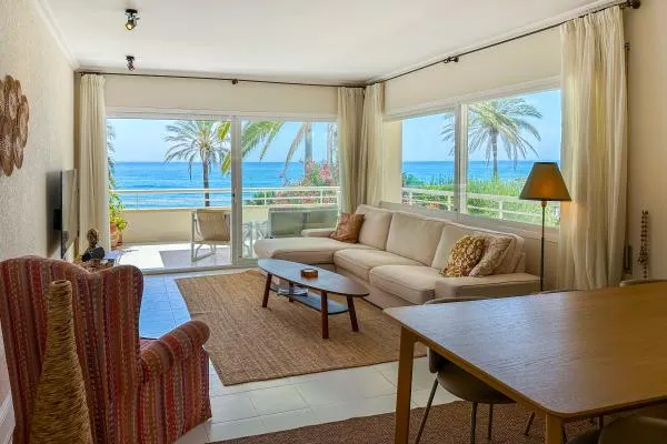 Front Beach Apartment
