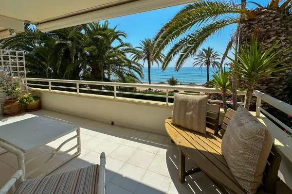 Front Beach Apartment