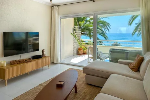 Front Beach Apartment