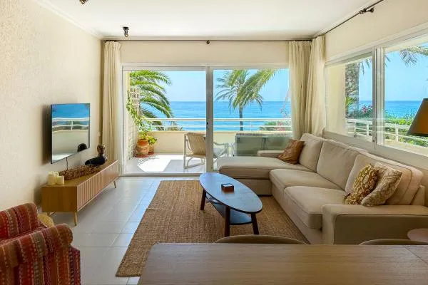Front Beach Apartment
