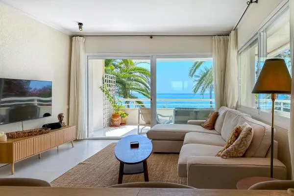 Front Beach Apartment